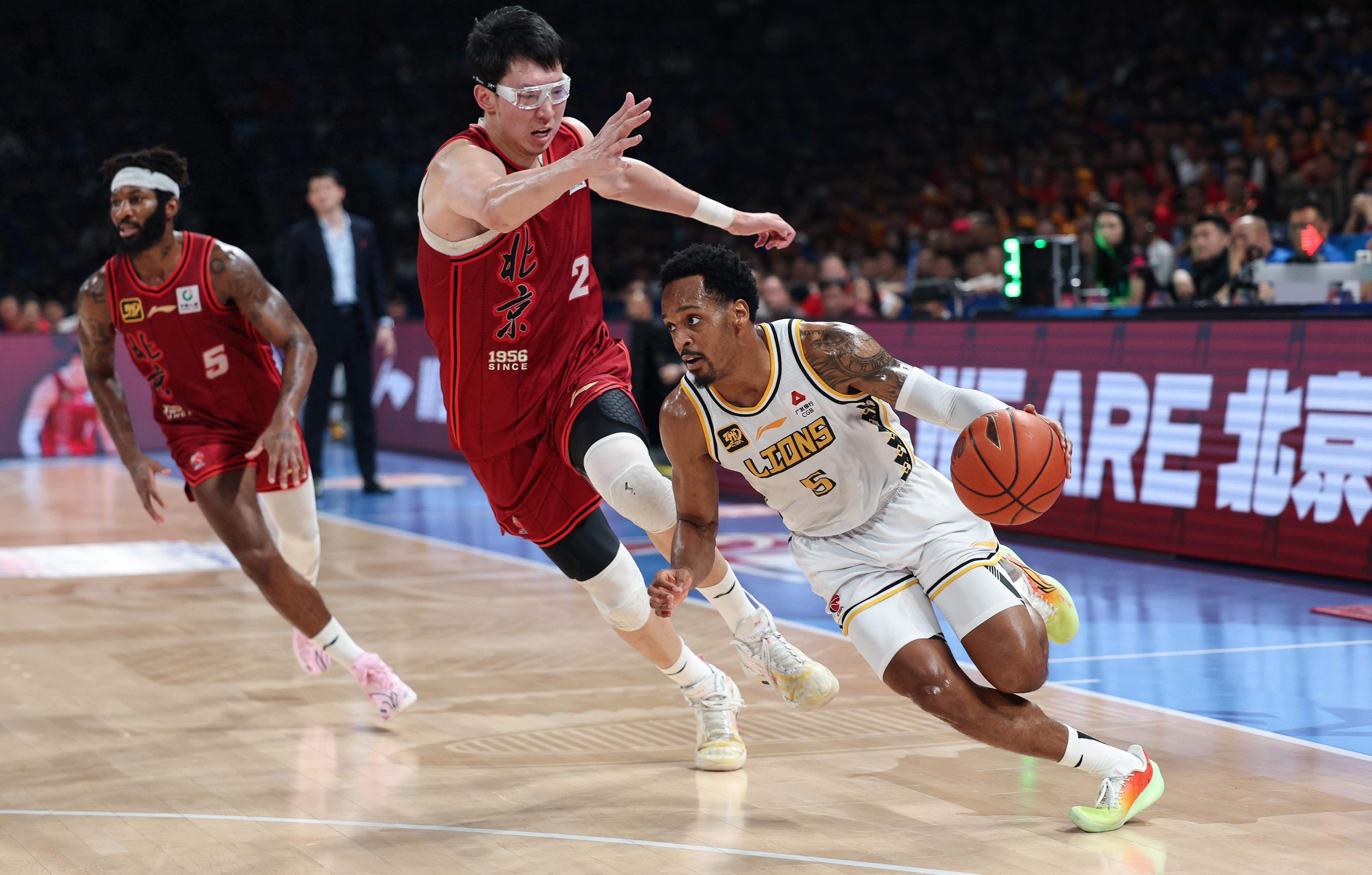 浙江队训练开放日，关键时刻扳平良机引欢呼，英超在即，资深球员宣示担当 -9游官网